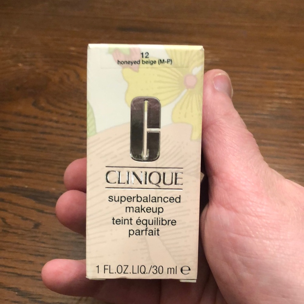 New, never used Clinique Superbalanced makeup foundation in 12 honeyed beige